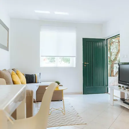 Lct Charming Beach House Apartment