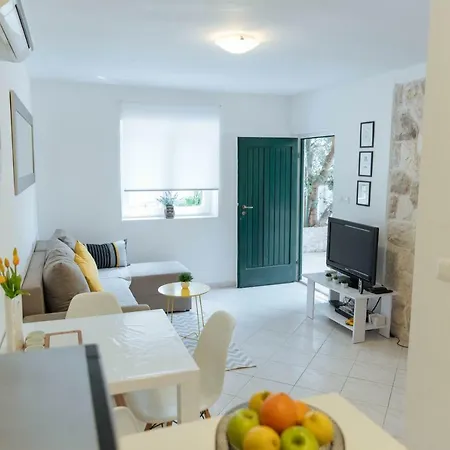 Lct Charming Beach House