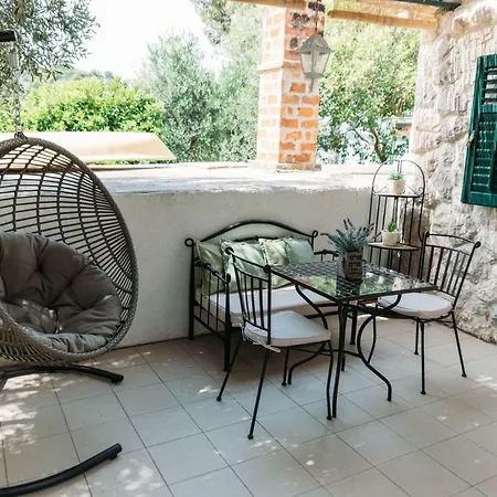 Apartment Lct Charming Beach House Hvar Town